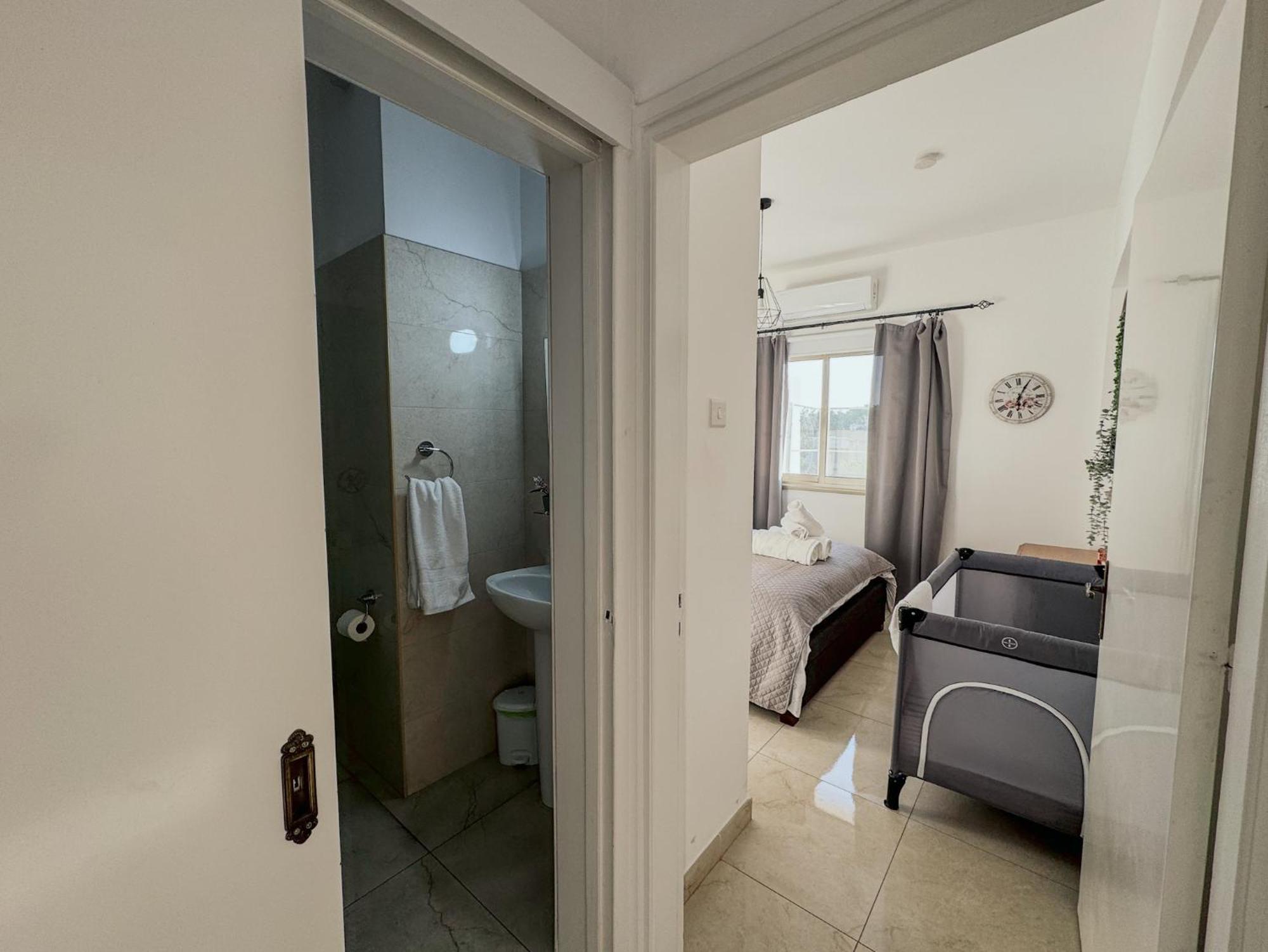 1B Seaside Orchid, Sea, Center Apartment Пафос Екстериор снимка