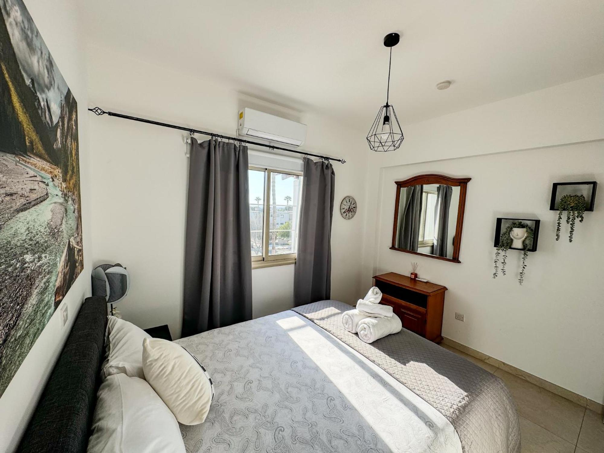 1B Seaside Orchid, Sea, Center Apartment Пафос Екстериор снимка